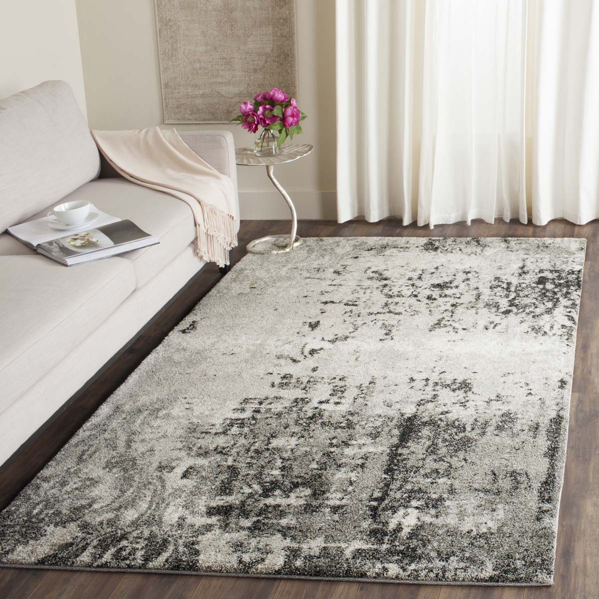 Washable Skald Ink Pattern Classical Rug in gray and beige for modern living rooms